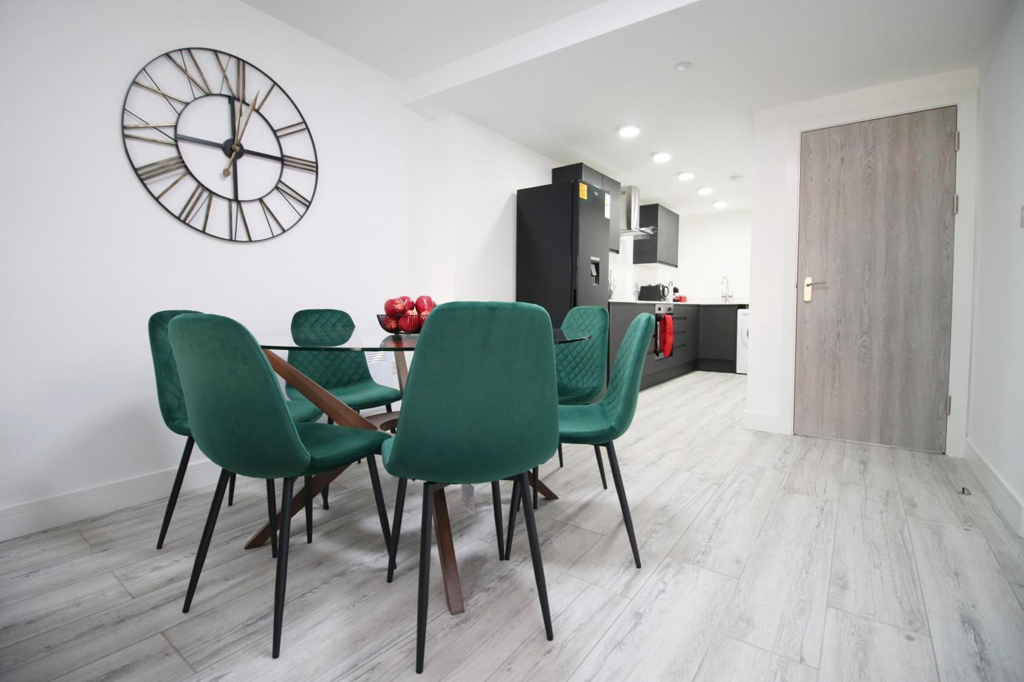 New Cardiff Bloc Exclusive Apartments By Prime Stays - Shops And Parking - Great For Groups And Families Eksteriør billede